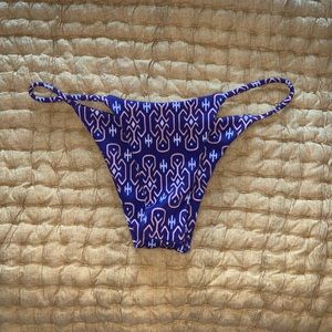 Thong bikini bottoms